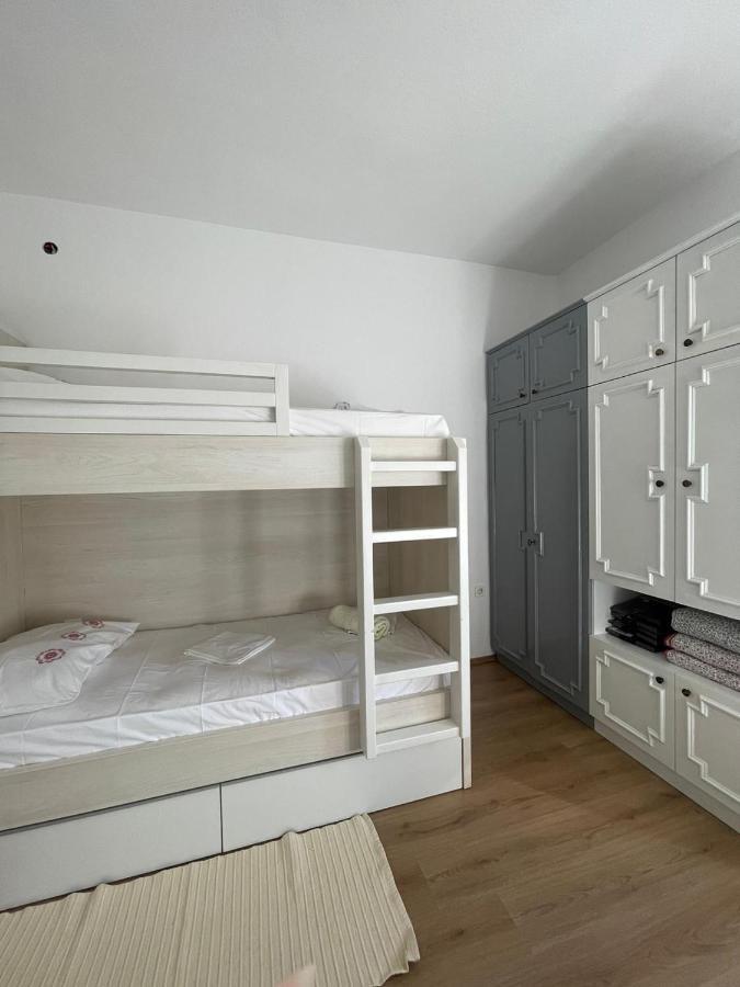Holiday House Fila Турань Екстер'єр фото