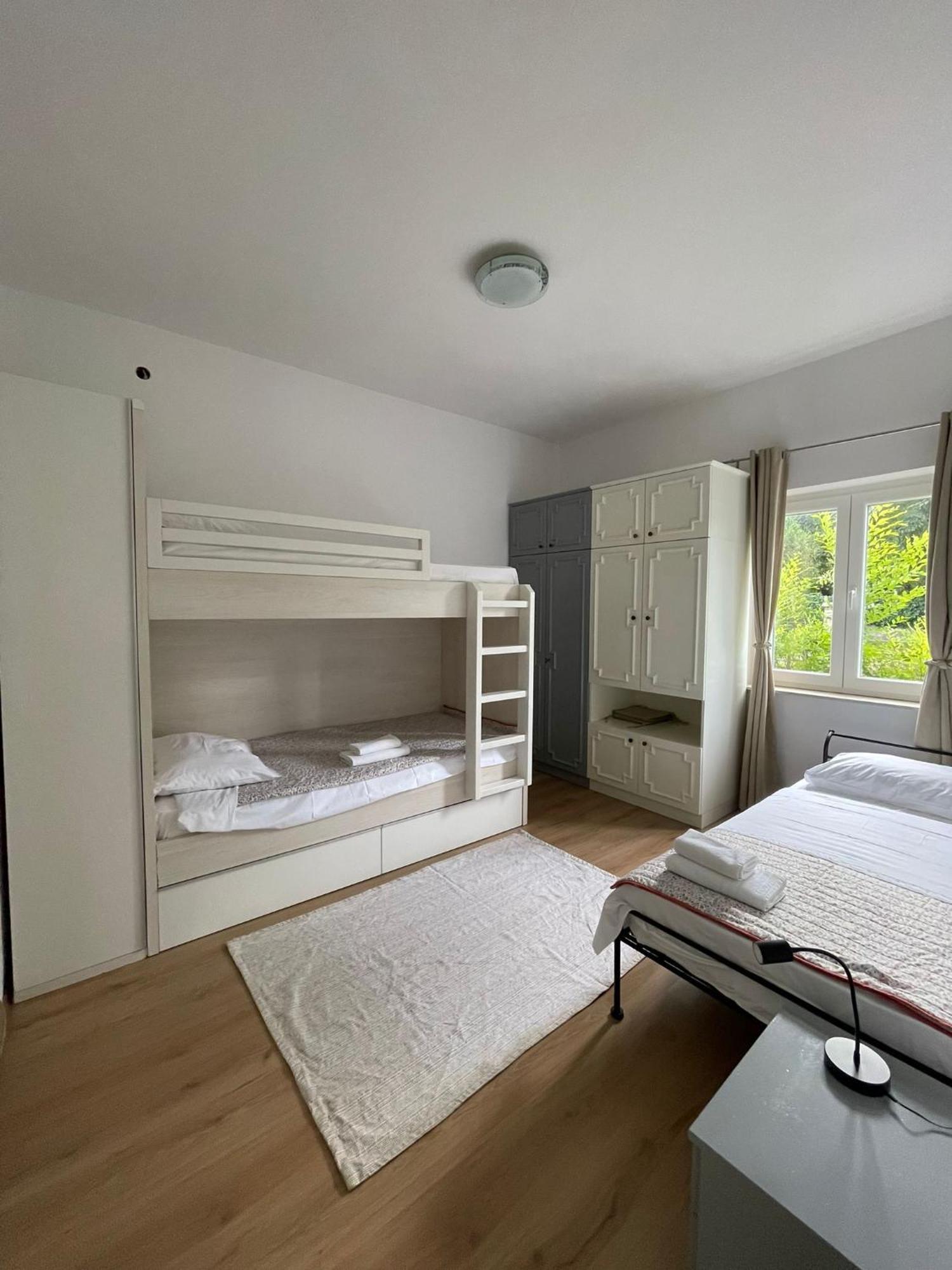 Holiday House Fila Турань Екстер'єр фото